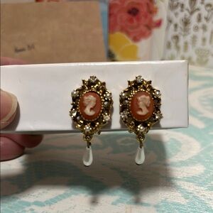 Vintage Cameo